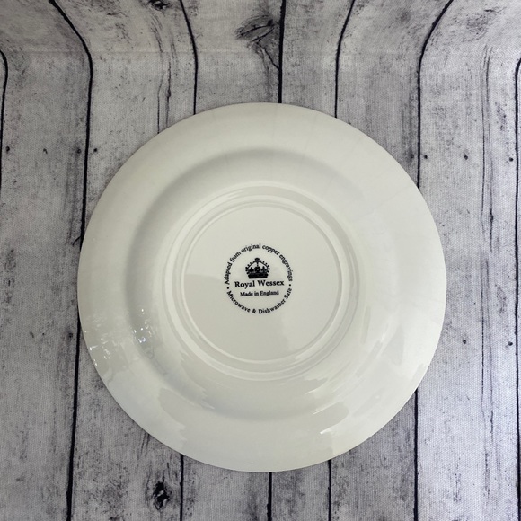 NEW! ROYAL WESSEX HEART SALAD/ DESSERT PLATE - Picture 4 of 5